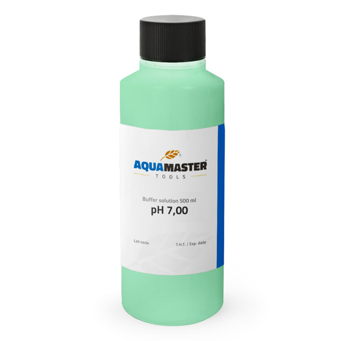 Aquamaster pH 7.00 buffer solution in a green plastic bottle with a black cap, 500 ml.