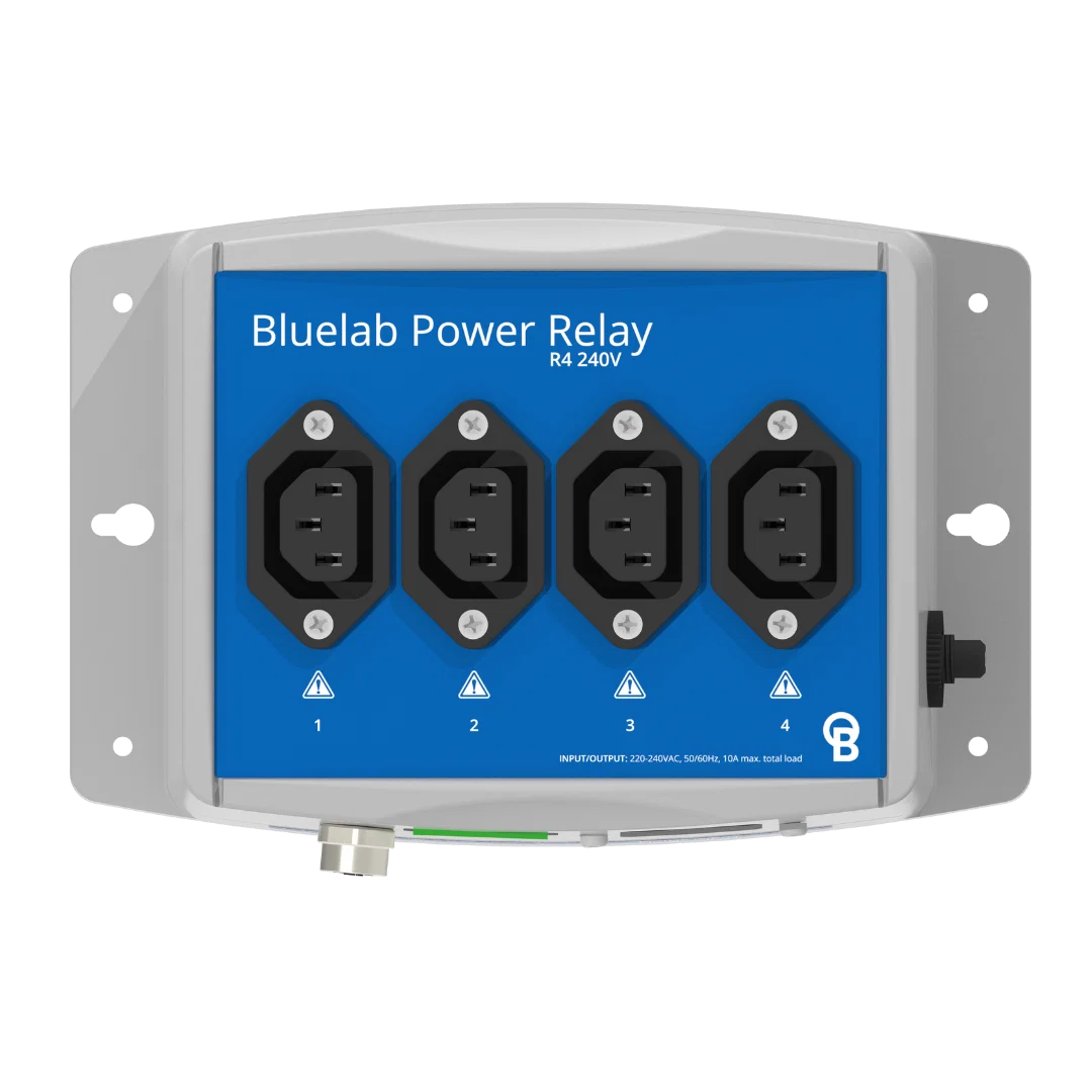 Bluelab R4 240V power relay with four IEC C13 outlets, and input/output labels.