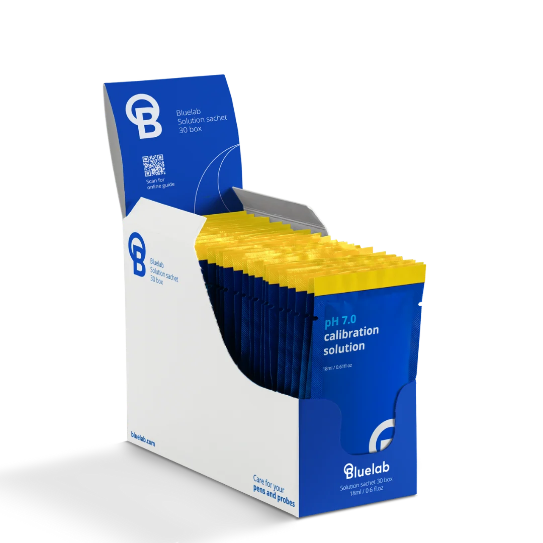 Bluelab pH 7.0 calibration solution sachets in a display box.