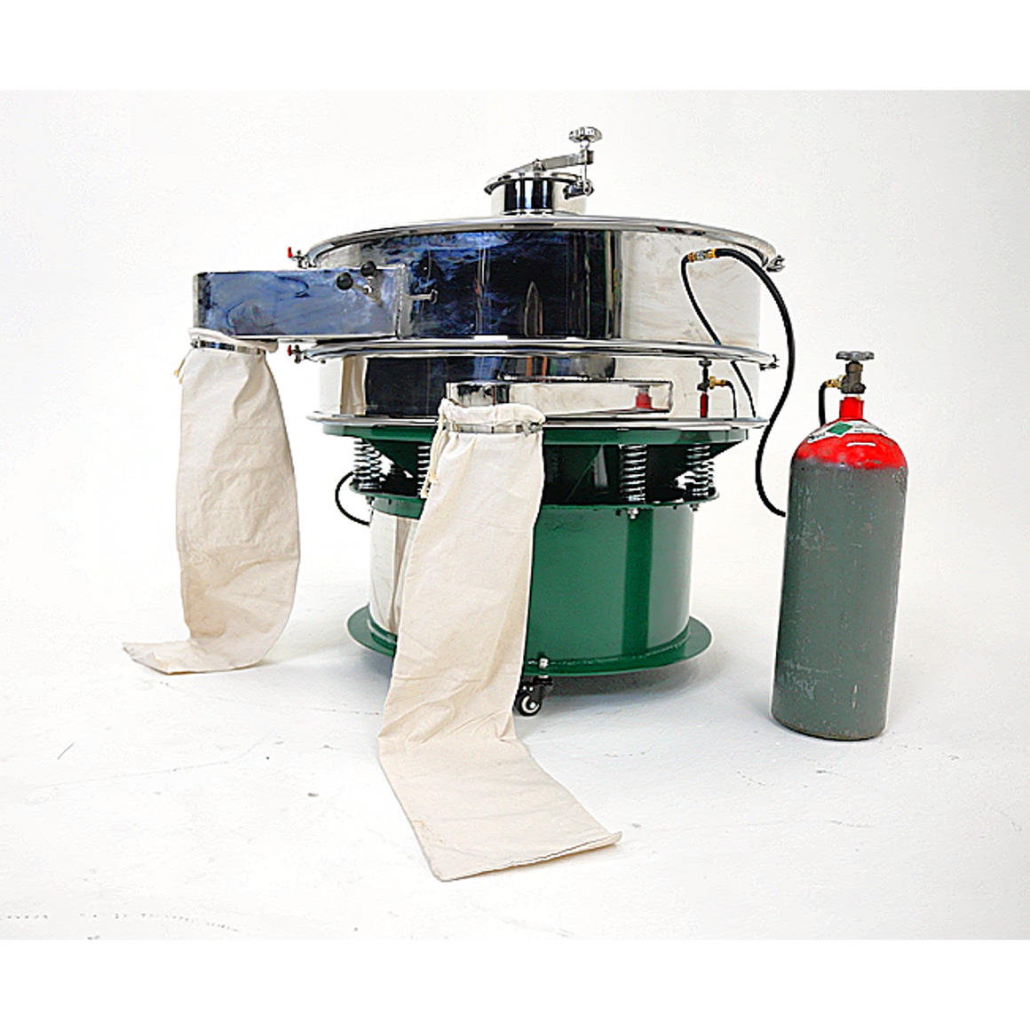 Toms Giant Grasshopper Cryogenic Dry Sifter: stainless steel machine, green base, fabric collection bags, gas cylinder.